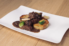 Lade das Bild in den Galerie-Viewer, Wildgulasch Försterin